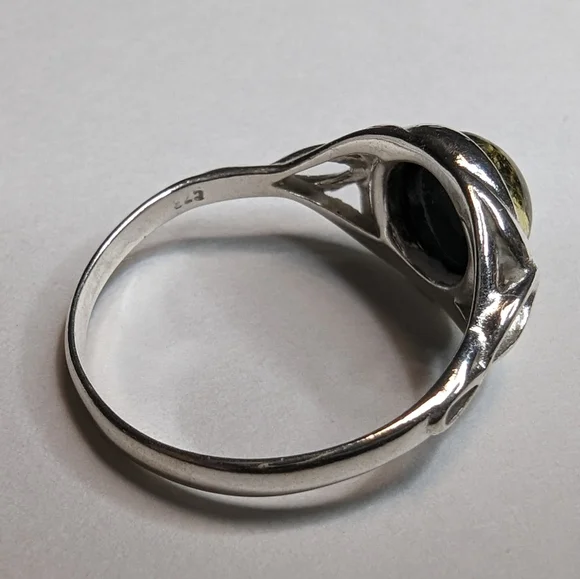 Sterling Silver Green Amber Ring Size 8 - Picture 3 of 4
